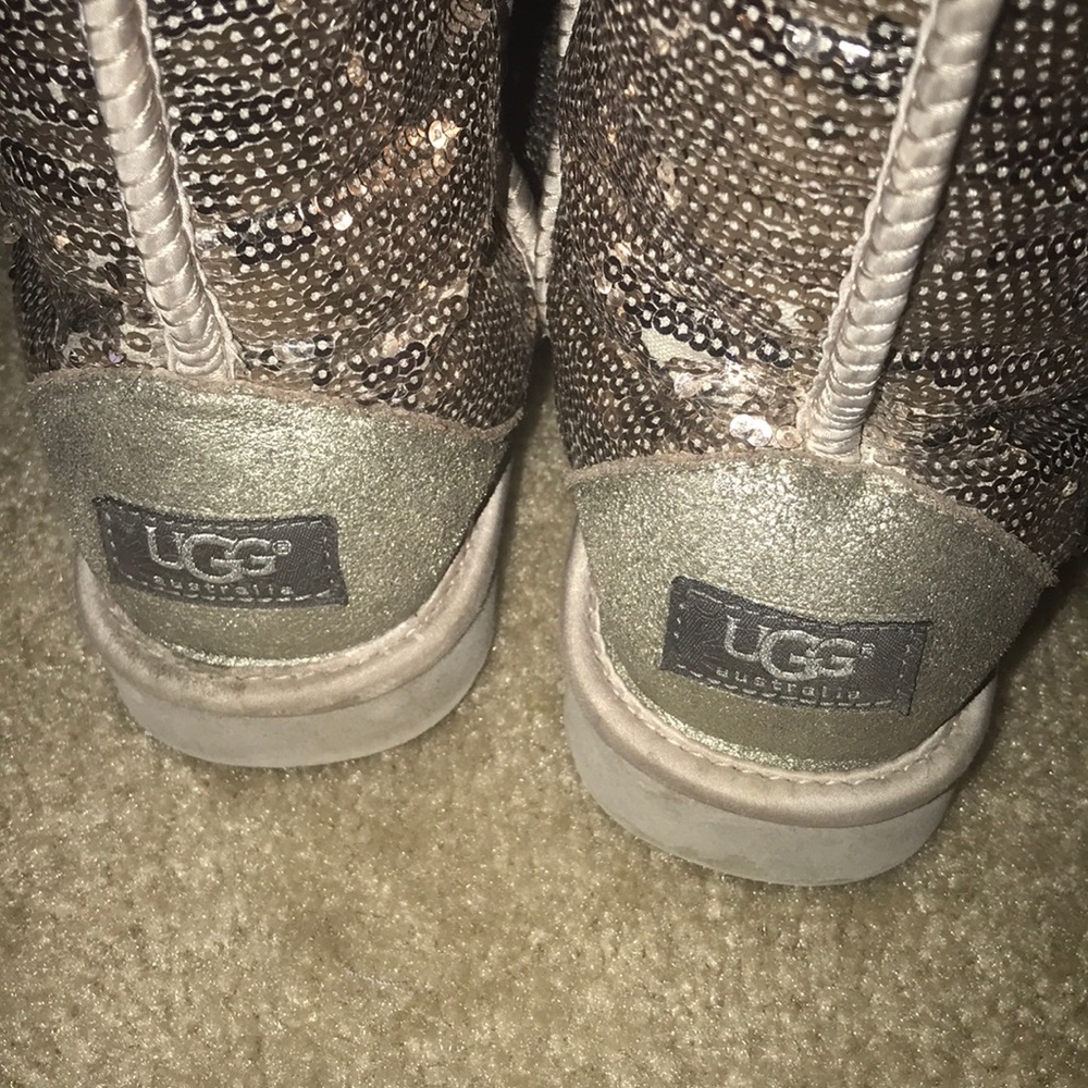 uggs - Picture 2 of 5
